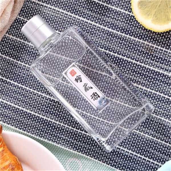 晶白料玻璃酒瓶生产